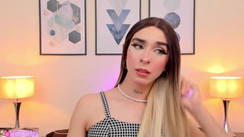 Snapshot of arivega chatting on January 8, 11:30 pm Nice to meet you thumb up me please its important I LOOK MY BIO DOWN online show from January 8, 11:30 pm