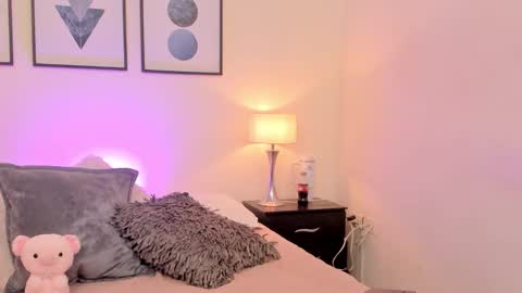   Nice to meet you  thumb up me please its important I  LOOK MY BIO DOWN online show from February 18, 6:09 am