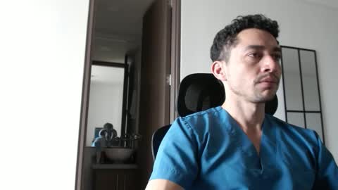 Snapshot of armand_05 chatting on October 3, 5:32 pm Armand online show from October 3, 5:32 pm