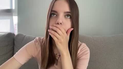 Lisa online show from July 3, 1:17 pm