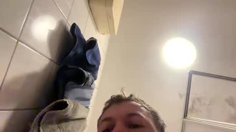 armyskater32 online show from November 16, 9:26 am