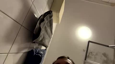 armyskater32 online show from March 12, 9:32 pm