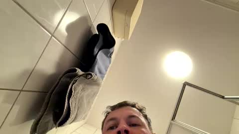 armyskater32 online show from April 2, 8:06 pm