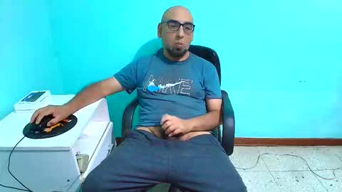 arnelux72 online show from September 29, 5:01 am