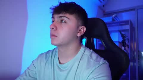 aron__cooper online show from May 7, 1:33 am