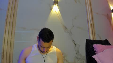 aron and molly online show from February 5, 11:59 am