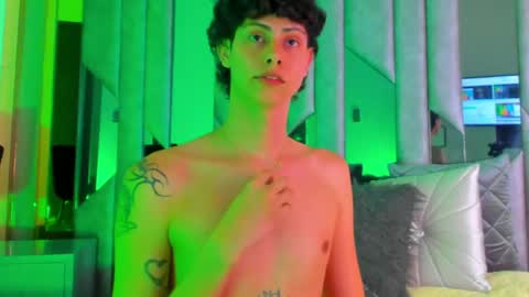 aron_blu online show from April 9, 8:42 am