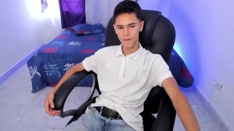 Aaron online show from October 6, 7:55 pm