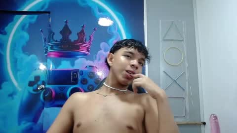 aron_hot11 online show from May 8, 2:17 am