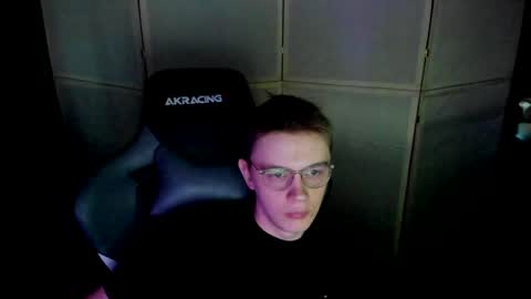 Snapshot of aron_neall chatting on December 24, 7:39 am biggest penis online show from December 24, 7:39 am