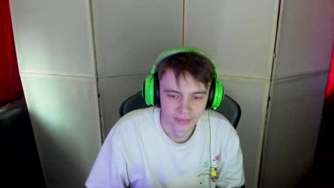 Snapshot of aron_neall chatting on March 8, 8:00 am biggest penis online show from March 8, 8:00 am