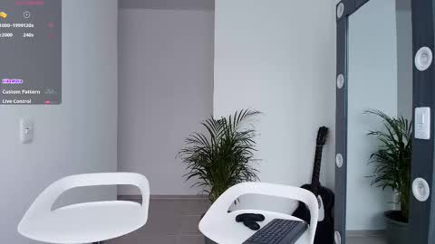 Aron Santoro online show from October 24, 4:14 pm