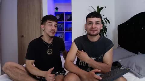 Snapshot of aron_santoro1 chatting on March 16, 11:09 pm Aron Santoro online show from March 16, 11:09 pm