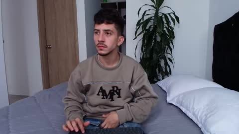 Snapshot of aron_santoro1 chatting on March 27, 5:12 pm Aron Santoro online show from March 27, 5:12 pm