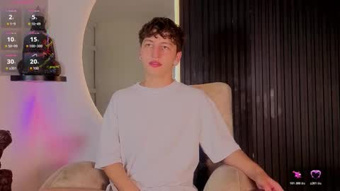 Snapshot of aron_steel04 chatting on February 12, 3:12 am Your Aron online show from February 12, 3:12 am