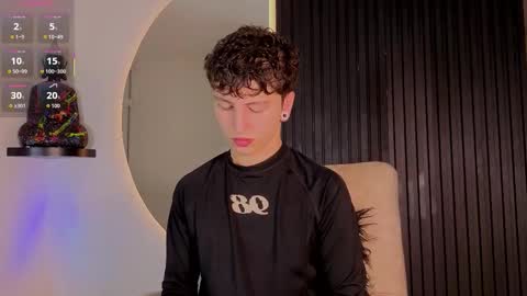 Snapshot of aron_steel04 chatting on February 13, 3:13 am Your Aron online show from February 13, 3:13 am