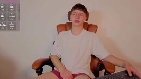 Snapshot of aron_steel04 chatting on March 10, 3:11 am Your Aron online show from March 10, 3:11 am