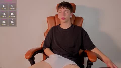 Snapshot of aron_steel04 chatting on March 25, 5:52 pm Your Aron online show from March 25, 5:52 pm