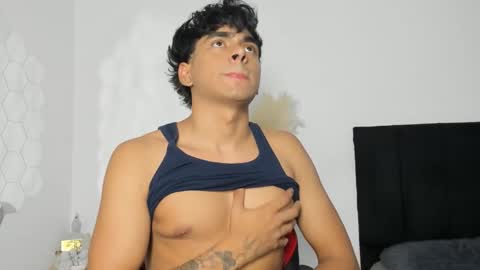 Snapshot of aron_strong0 chatting on September 17, 3:19 am aron_strong0 online show from September 17, 3:19 am
