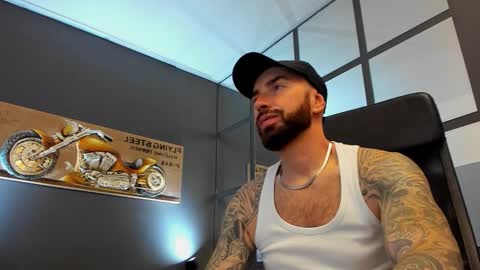 AronGrant online show from November 3, 9:32 am