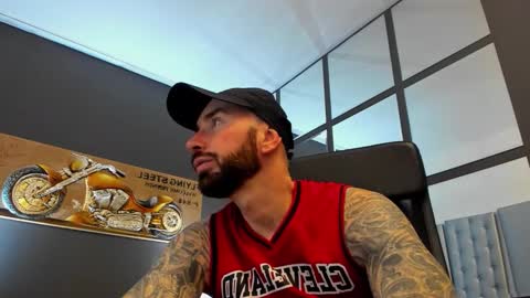 AronGrant online show from November 25, 9:42 am