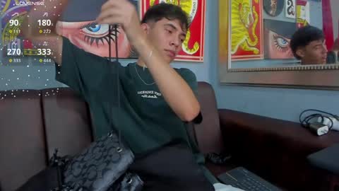 Snapshot of arontawers chatting on March 7, 7:11 pm Arontawers online show from March 7, 7:11 pm