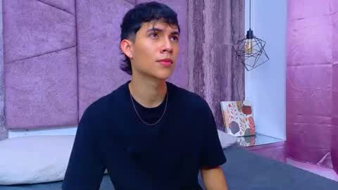 Snapshot of arontawers chatting on March 16, 7:29 pm Arontawers online show from March 16, 7:29 pm