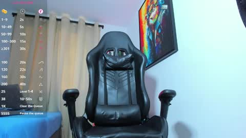 Snapshot of aronvillegas chatting on May 24, 2:00 pm online show from May 24, 2:00 pm