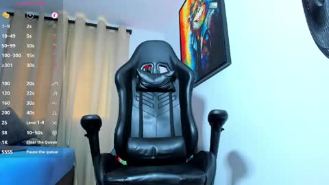Snapshot of aronvillegas chatting on June 6, 2:55 pm online show from June 6, 2:55 pm