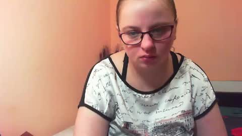Snapshot of arriana98 chatting on February 22, 2:50 am Arriana online show from February 22, 2:50 am