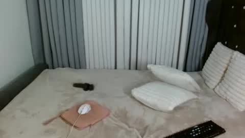 arriane_pleasure online show from May 15, 8:32 am