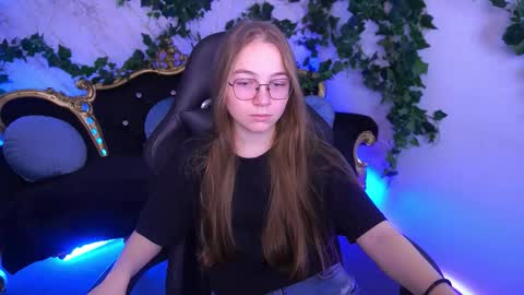 arrinawair online show from November 19, 8:47 am