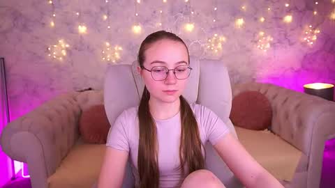 arrinawair online show from March 4, 7:14 am