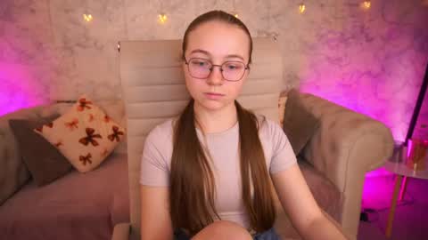 arrinawair online show from May 14, 7:04 am