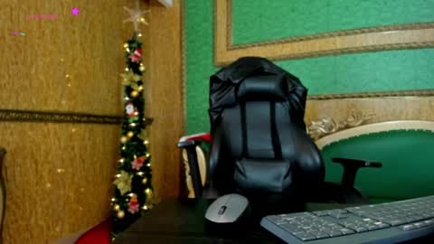 Snapshot of arrkabella chatting on December 23, 3:12 pm online show from December 23, 3:12 pm