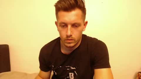 arromwilliam90 online show from December 7, 9:50 am