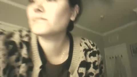 Snapshot of arrosemoi chatting on April 3, 1:47 am arrosemoi online show from April 3, 1:47 am