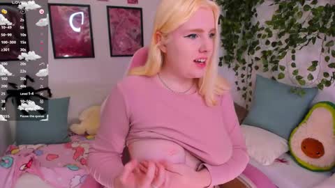 art_lovee_ online show from February 4, 1:33 am