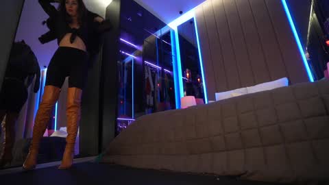 Snapshot of arte_adelle chatting on December 14, 9:18 am Adele online show from December 14, 9:18 am