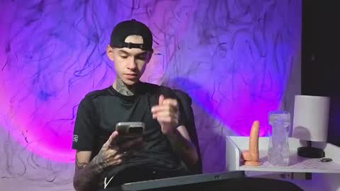   online show from October 4, 11:03 pm