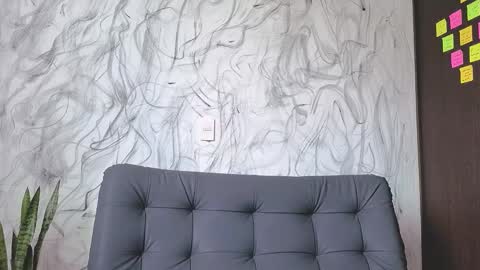   online show from December 15, 7:51 pm