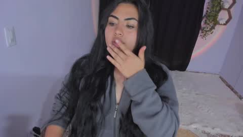 Snapshot of artemis_020 chatting on December 7, 2:42 am FENIX online show from December 7, 2:42 am