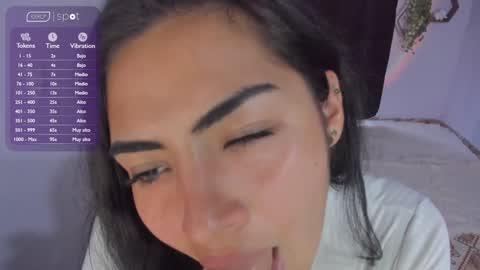 Snapshot of artemis_020 chatting on December 31, 10:45 pm FENIX online show from December 31, 10:45 pm