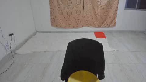 Snapshot of artemis_020 chatting on February 23, 2:40 am FENIX online show from February 23, 2:40 am