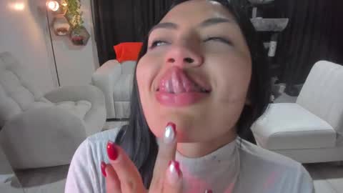 Snapshot of artemis_020 chatting on September 25, 1:53 am FENIX online show from September 25, 1:53 am