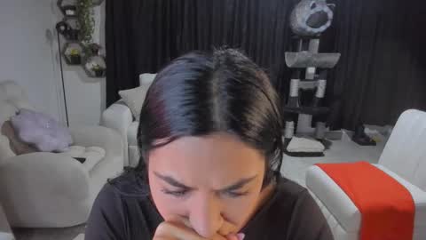 Snapshot of artemis_020 chatting on October 18, 2:03 am FENIX online show from October 18, 2:03 am