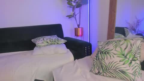 artemis_nyx online show from May 19, 1:56 am