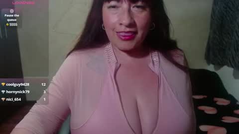 Snapshot of artemisa_bbloom chatting on December 20, 11:16 pm Christy. online show from December 20, 11:16 pm