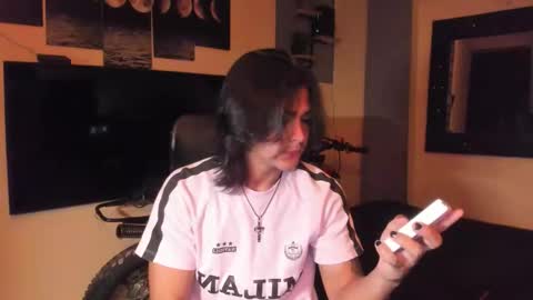 Snapshot of arthur_hunter chatting on March 8, 12:52 am I AM HERE online show from March 8, 12:52 am