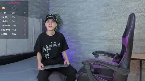 arthurcox_ online show from November 1, 5:26 pm